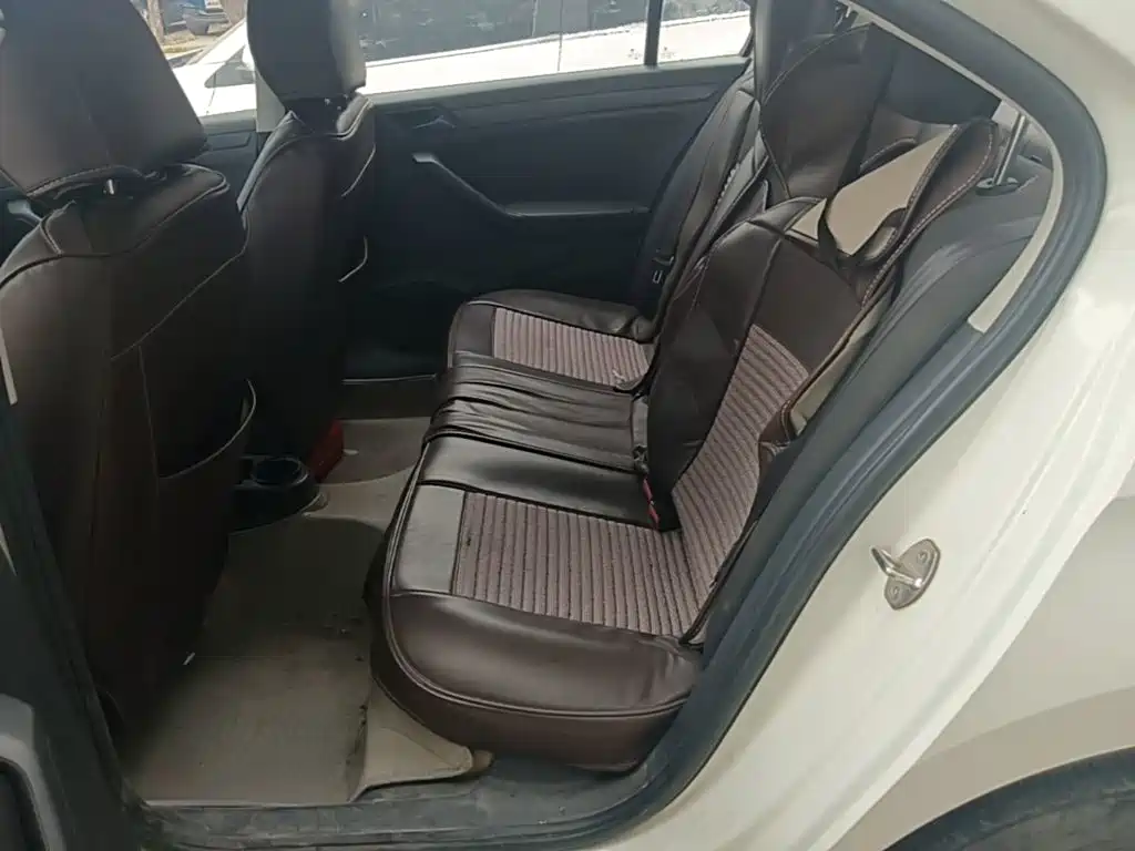 Volkswagen Jetta — миниатюра 17