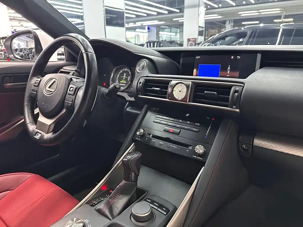 Lexus IS — миниатюра 13