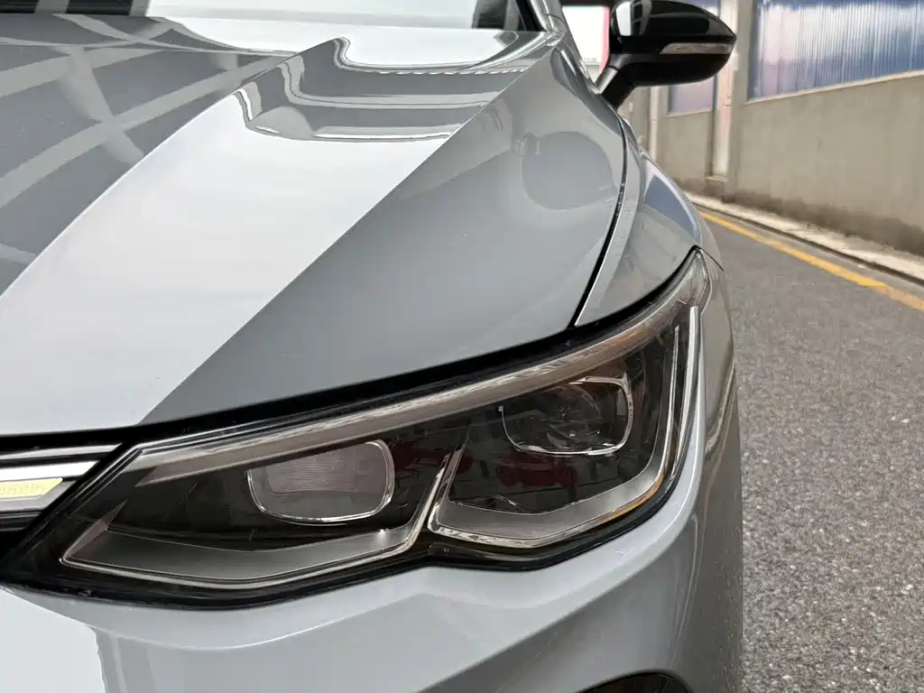 Volkswagen Golf — миниатюра 23