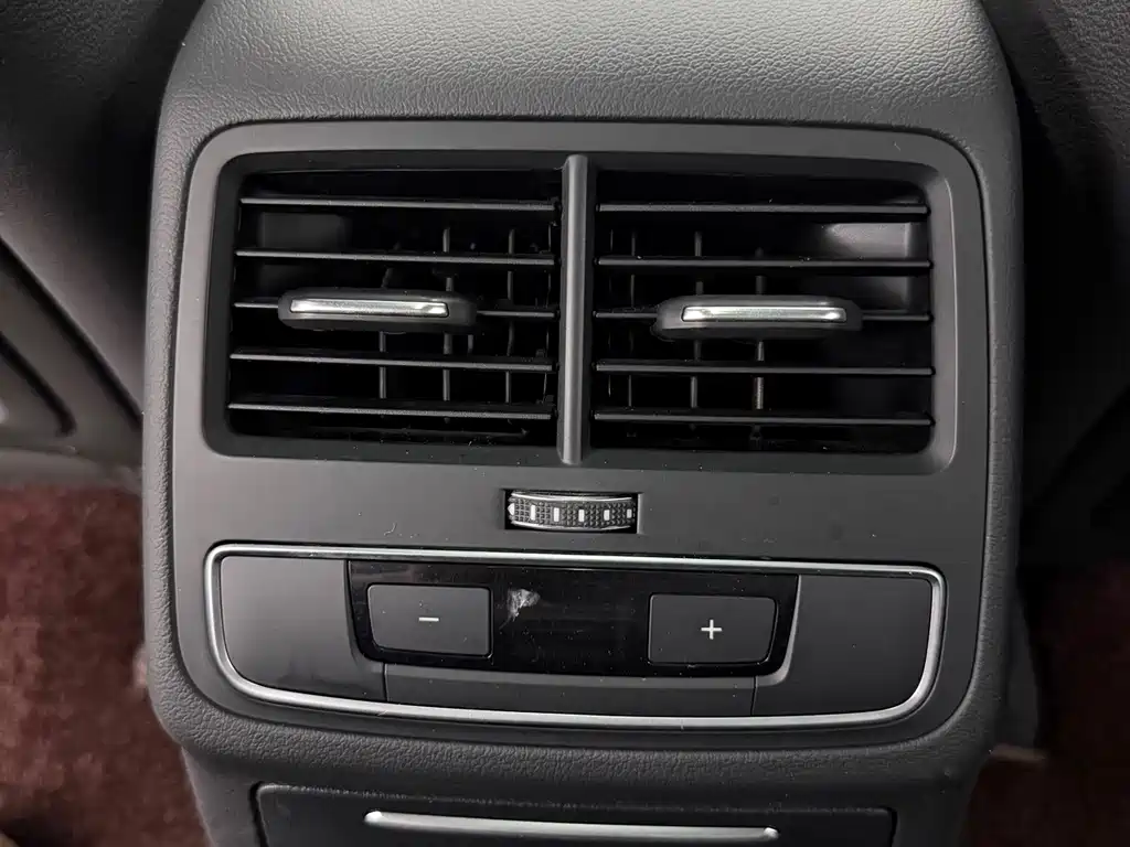 Audi A4L — миниатюра 5