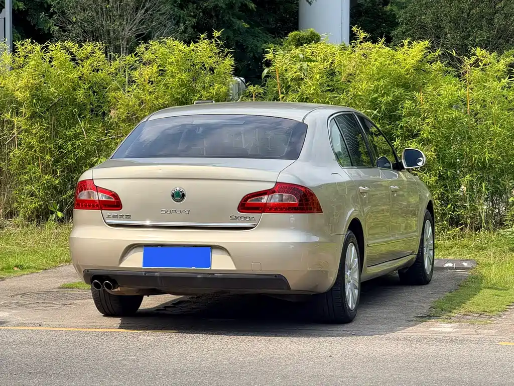 Skoda Superb — миниатюра 13