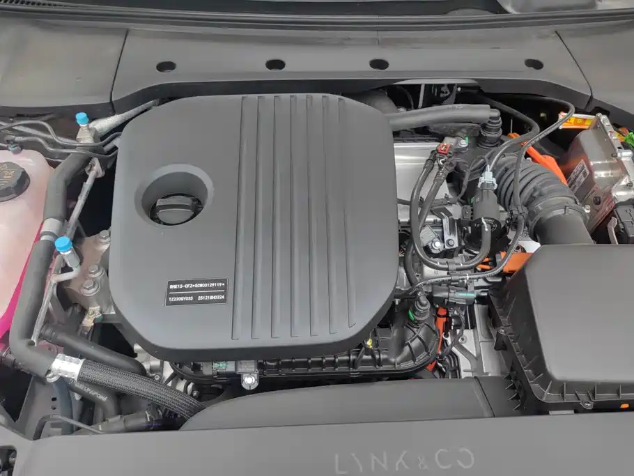 Lynk & Co 10 — миниатюра 10