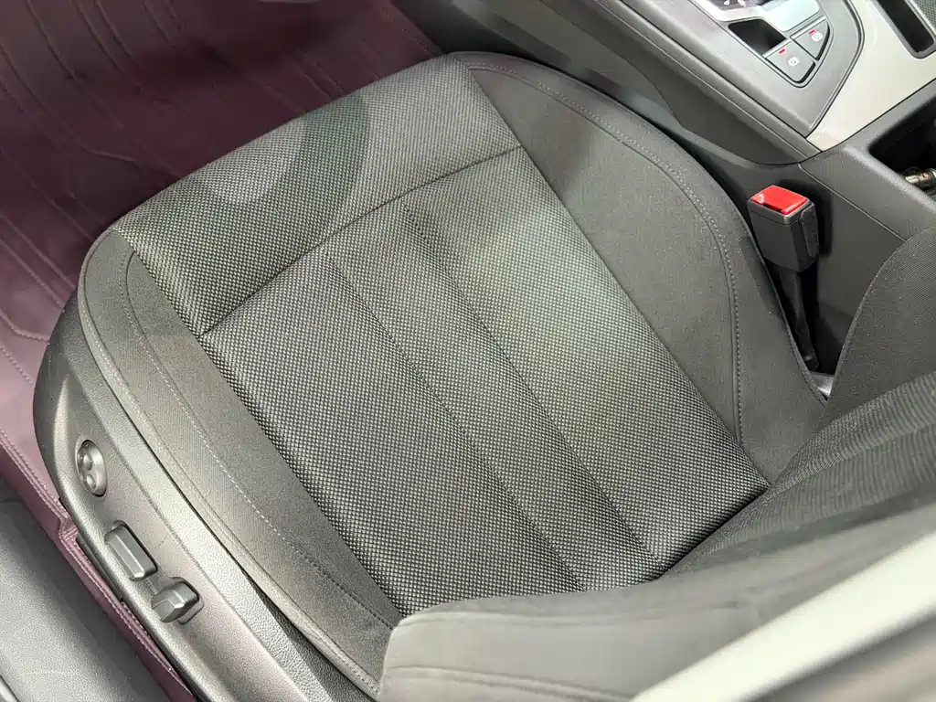 Audi A4L — миниатюра 21