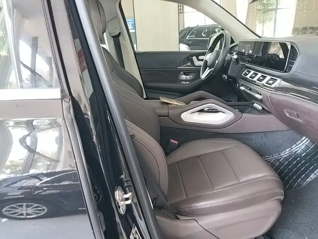 Mercedes-Benz GLE (Import) — миниатюра 25