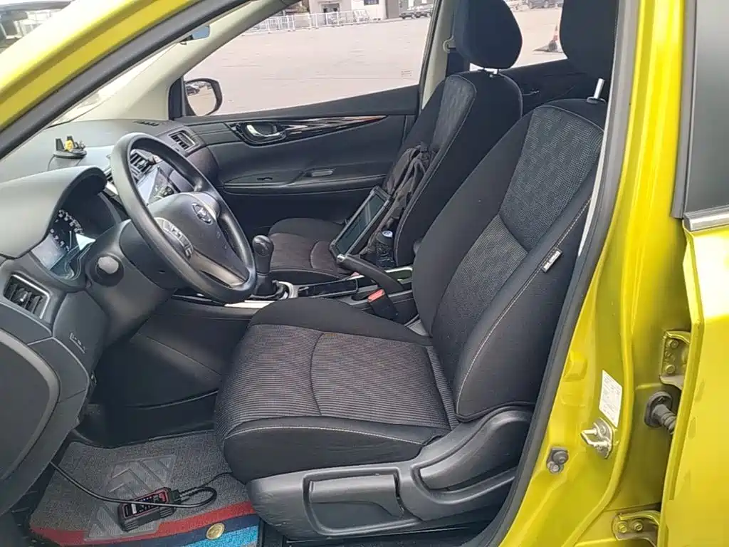 Nissan Tiida — миниатюра 15