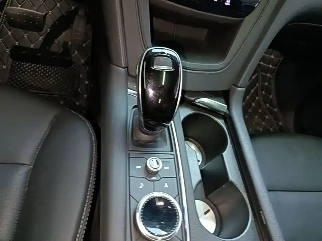 Cadillac XT5 — миниатюра 14