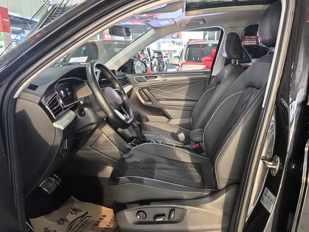 Volkswagen Tiguan L L 2022 330TSI AT R-Line