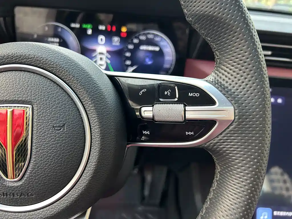 Hongqi Hongqi H5 — миниатюра 13