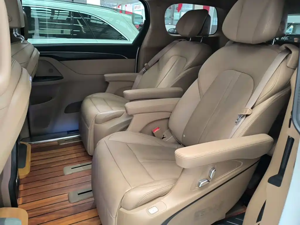 Buick GL8 — миниатюра 17