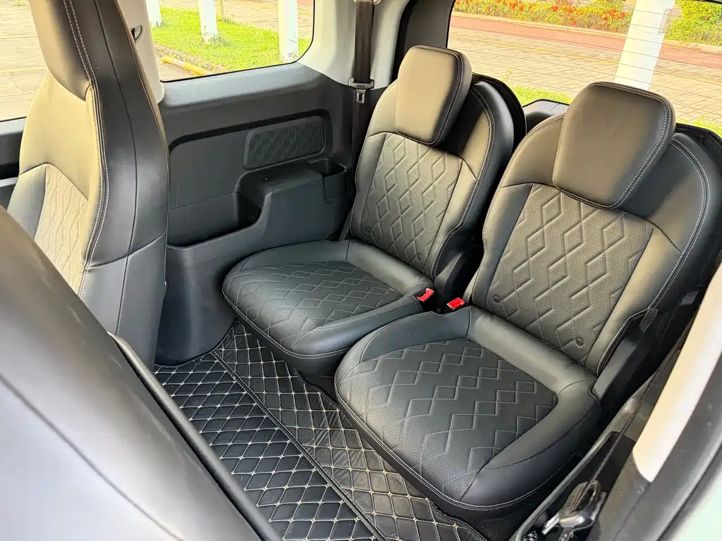 Baojun KiWi EV — миниатюра 6