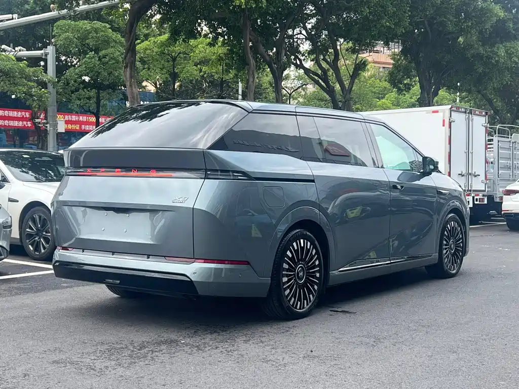 XPeng X9 — миниатюра 6