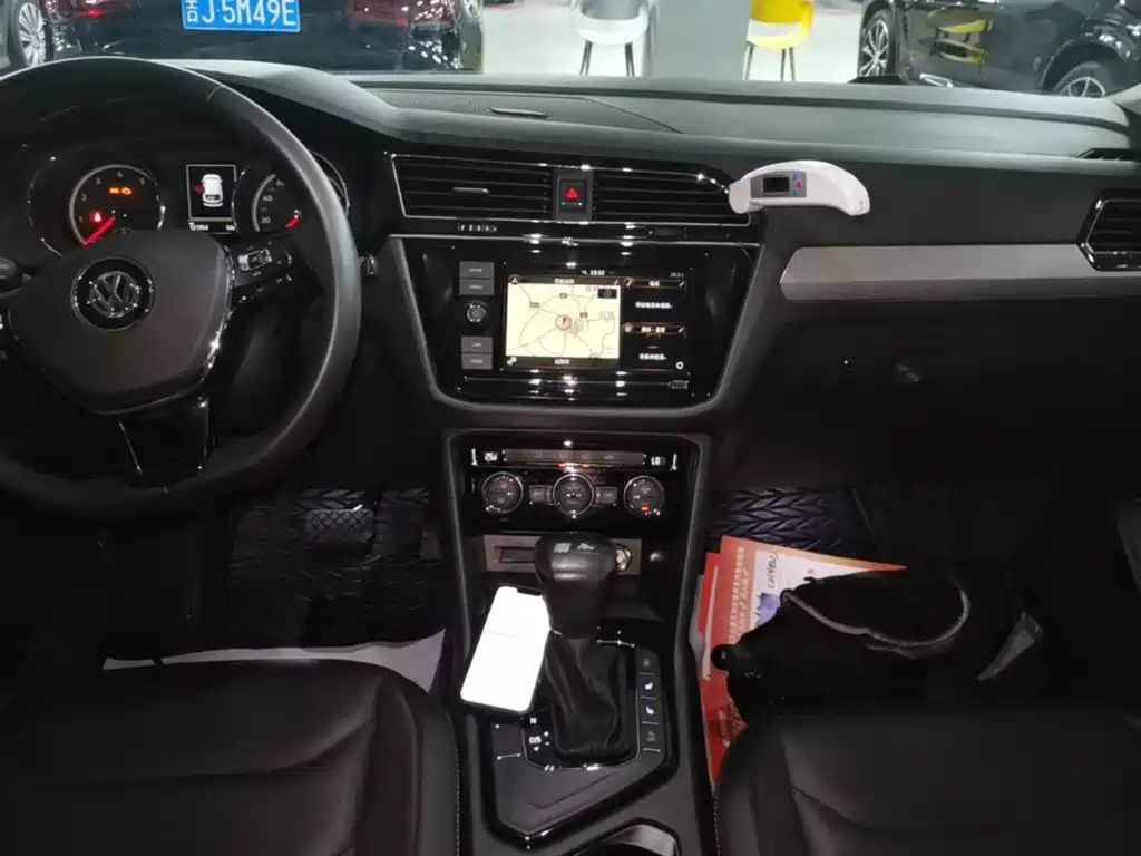 Volkswagen Tiguan L — миниатюра 13