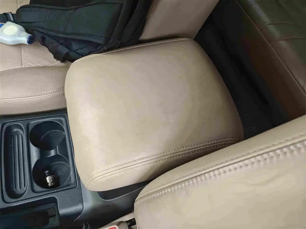 Mitsubishi Pajero — миниатюра 6