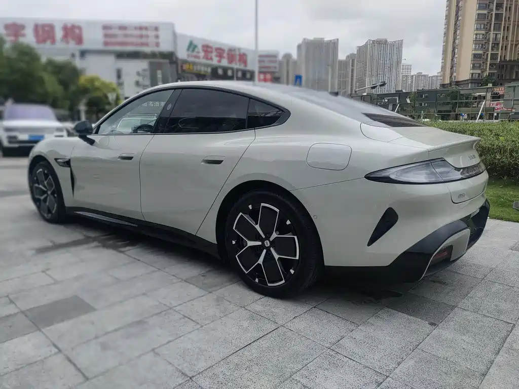 Xiaomi SU7 — миниатюра 4
