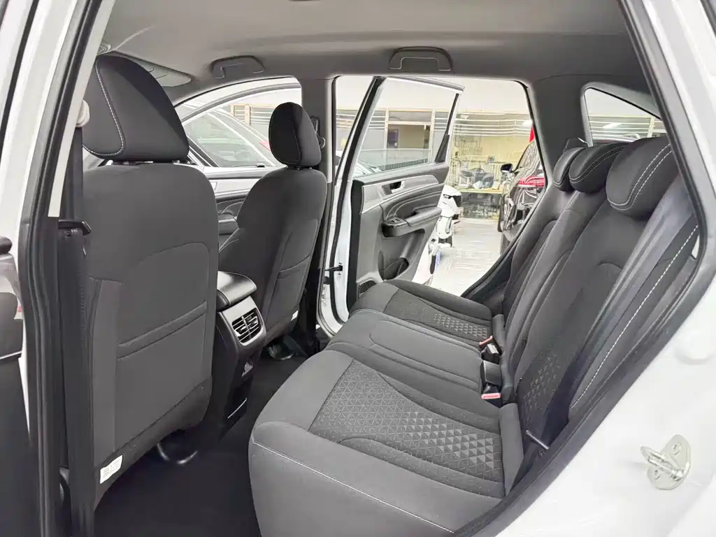 Haval M6 — миниатюра 8