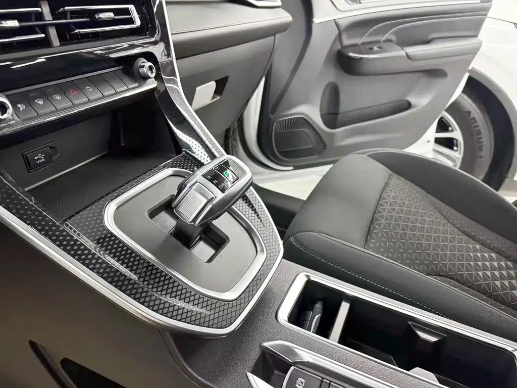 Haval M6 — миниатюра 11