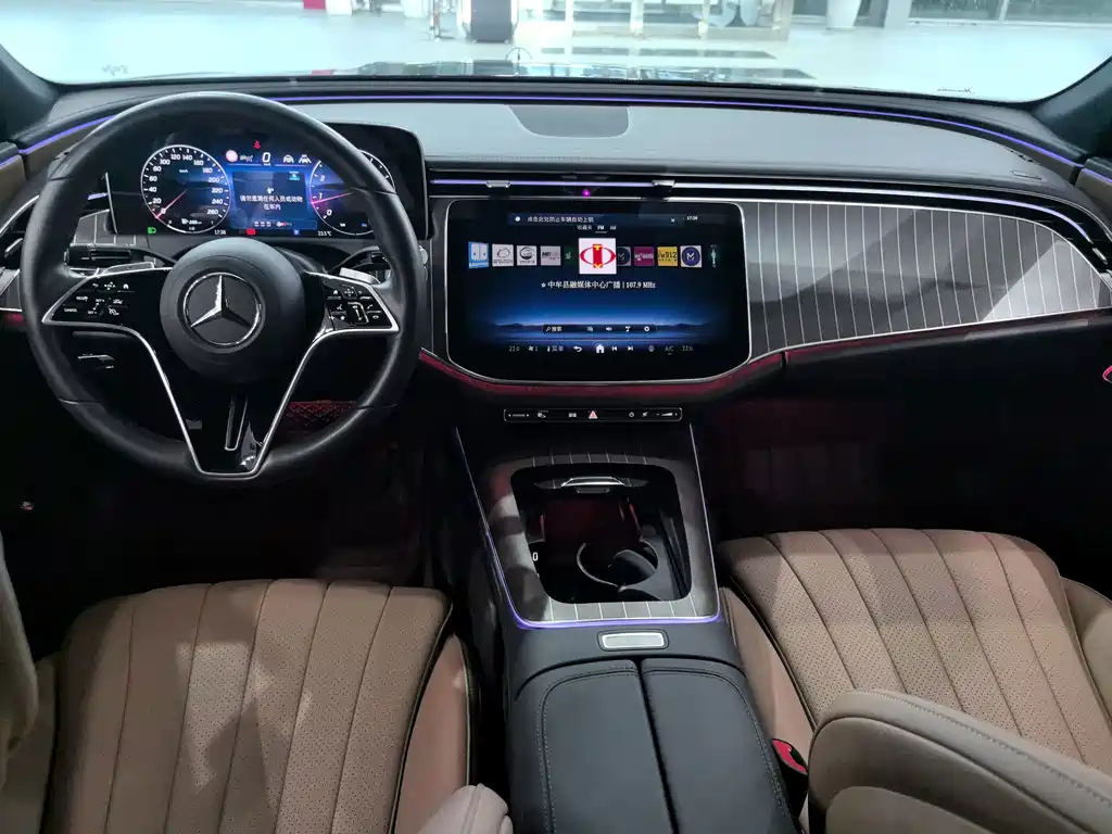 Mercedes-Benz E-Class — миниатюра 9