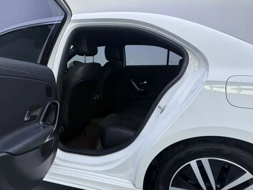 Mercedes-Benz A-Class — миниатюра 17