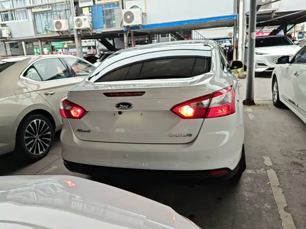 Ford Focus — миниатюра 6