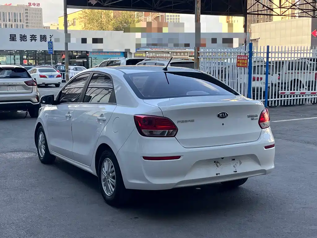 Kia Huanchi — миниатюра 9