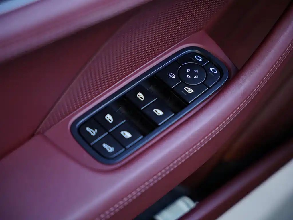 Porsche Panamera — миниатюра 17