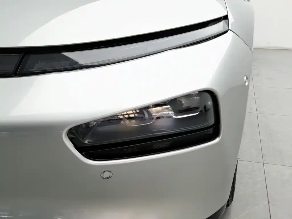 XPeng P7 — миниатюра 7