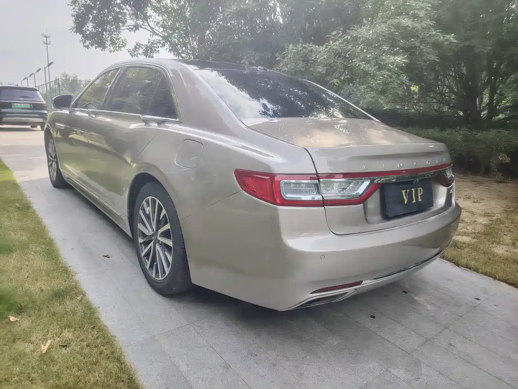 Lincoln Continental — миниатюра 3