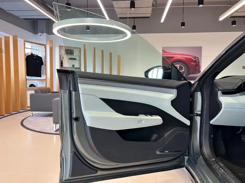 ZEEKR EXTREME KRYPTON 001