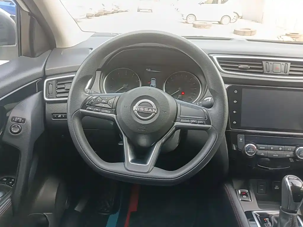 Nissan Qashqai — миниатюра 11