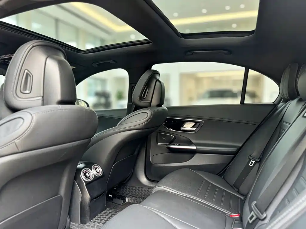 Mercedes-Benz C-Class — миниатюра 4