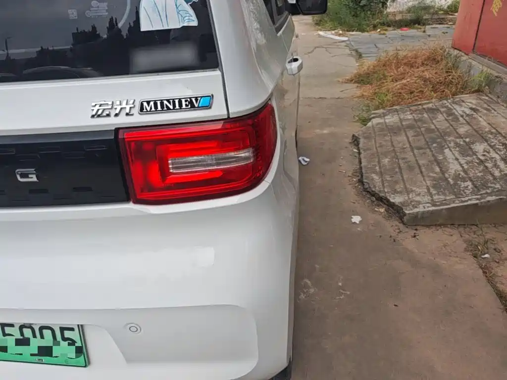 Wuling MINIEV — миниатюра 8