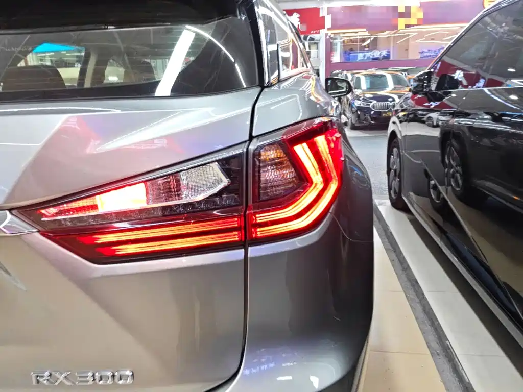Lexus RX — миниатюра 8