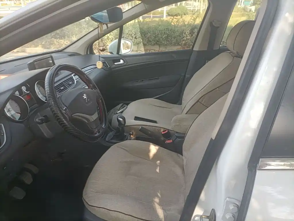 Peugeot 308 — миниатюра 15