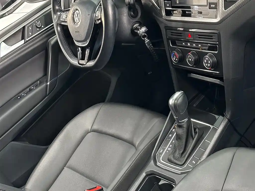 Volkswagen Golf Sportsvan — миниатюра 21
