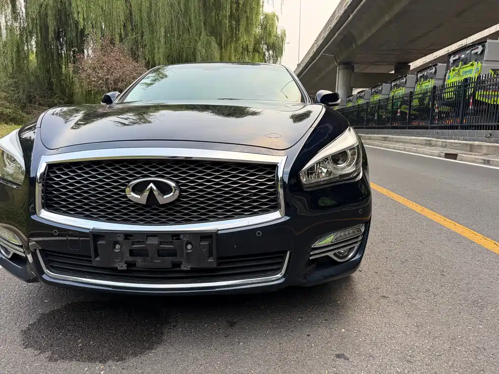 Infiniti Q70 — миниатюра 12
