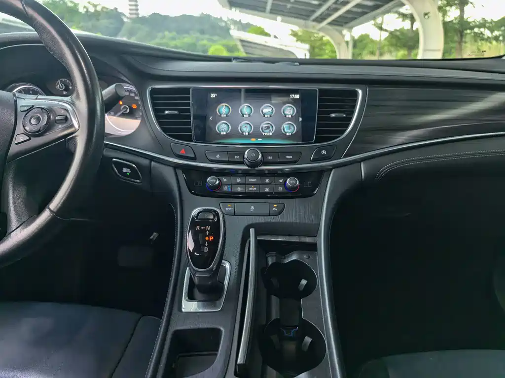 Buick LaCrosse — миниатюра 16