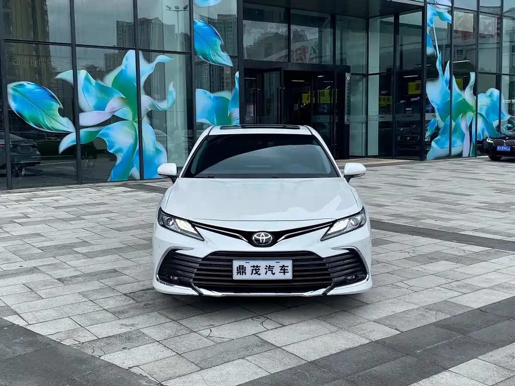 Toyota Camry — миниатюра 2