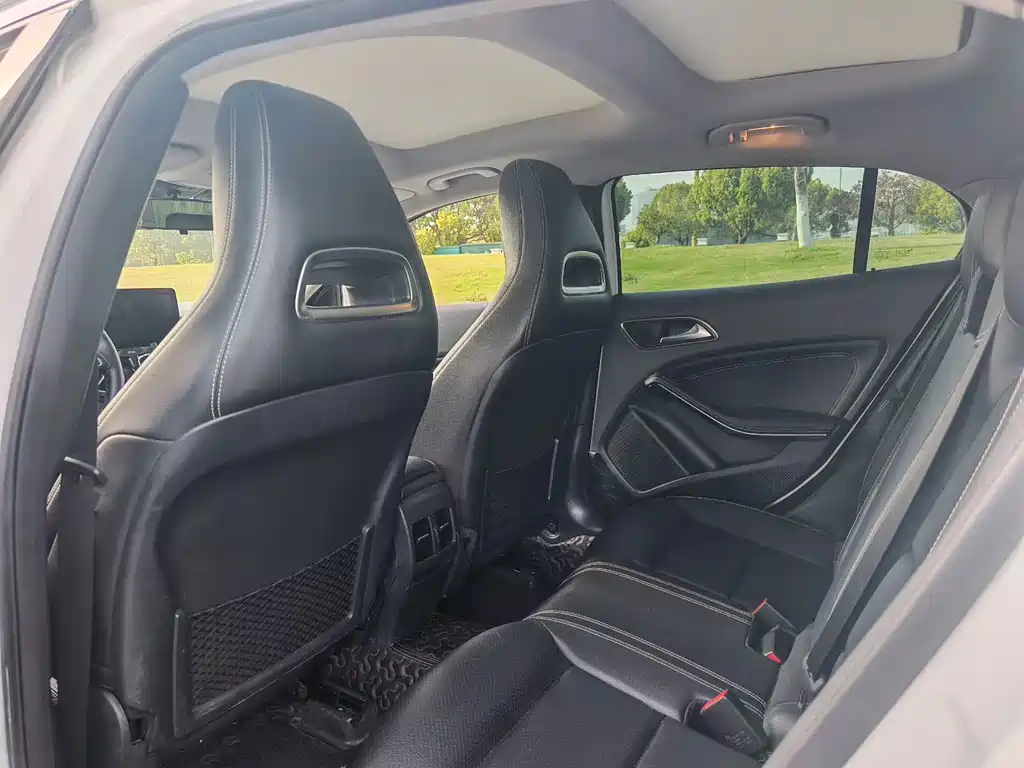 Mercedes-Benz GLA — миниатюра 5