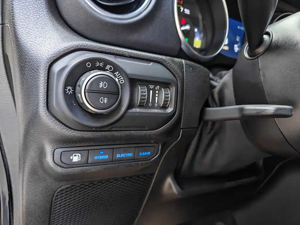 Jeep Wrangler PHEV — миниатюра 10