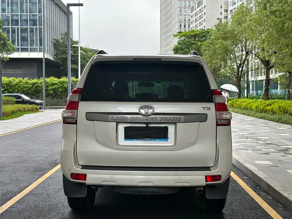 Toyota Land Cruiser Prado 2014 2.7L AT Standard