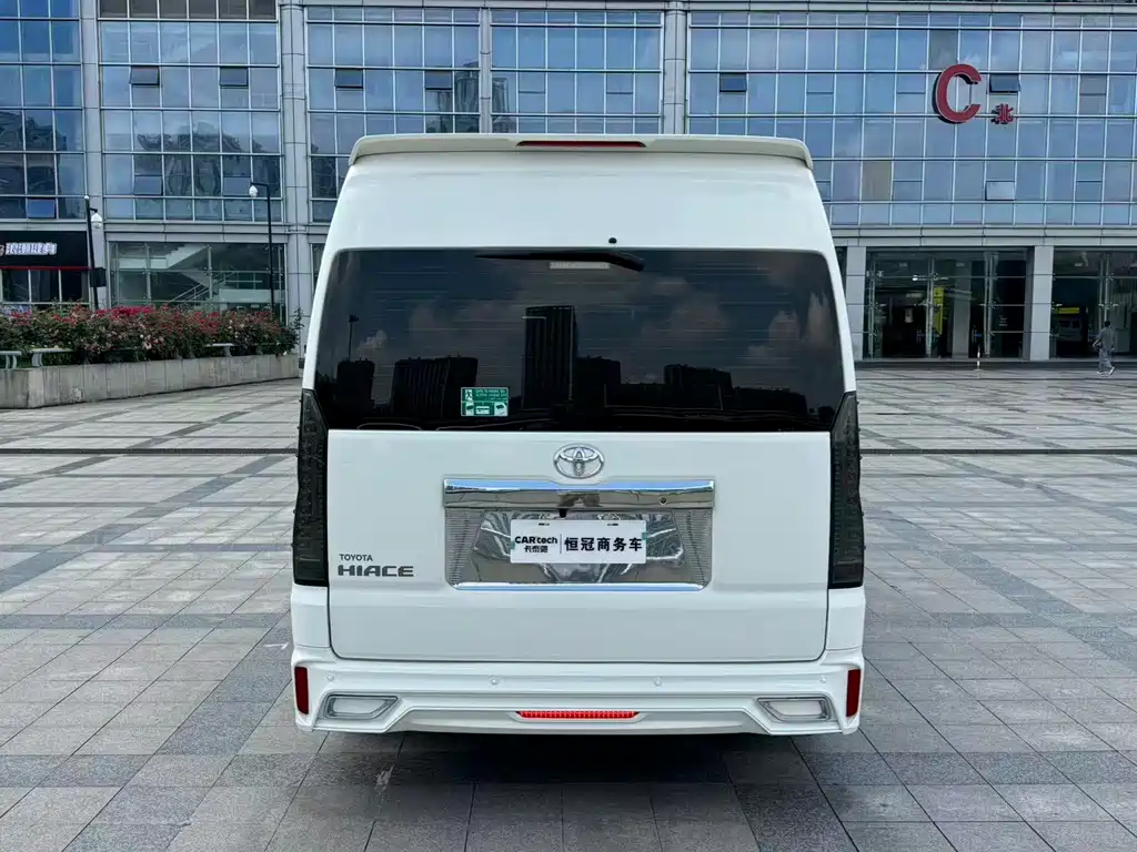 Toyota Hiace — миниатюра 7