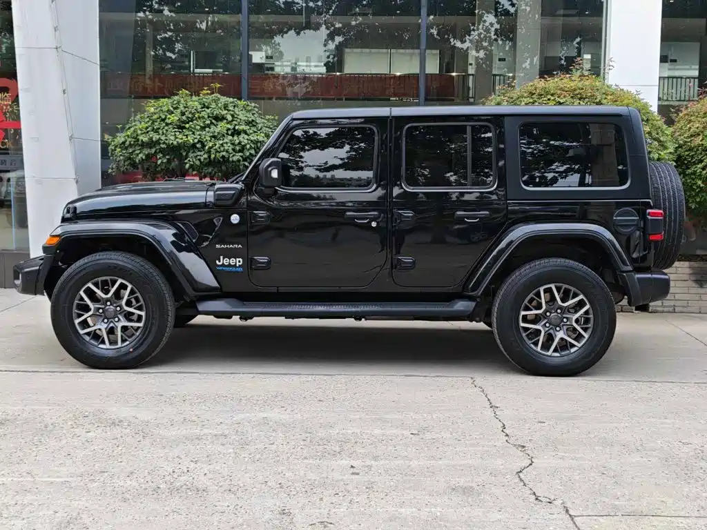 Jeep Wrangler PHEV — миниатюра 2