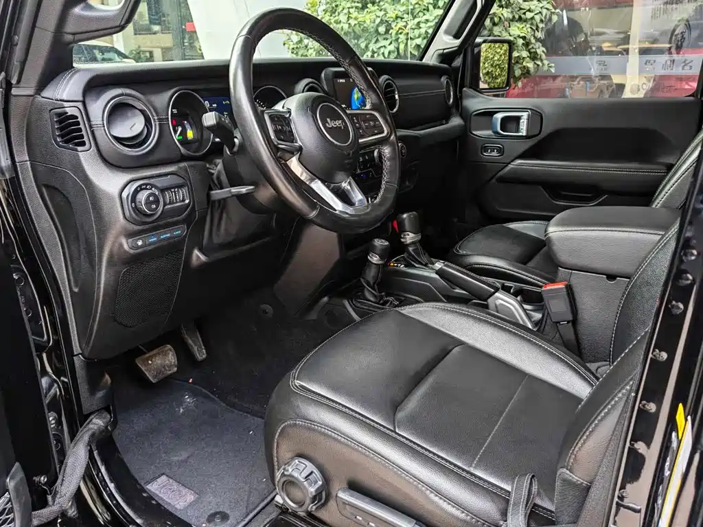 Jeep Wrangler PHEV — миниатюра 4