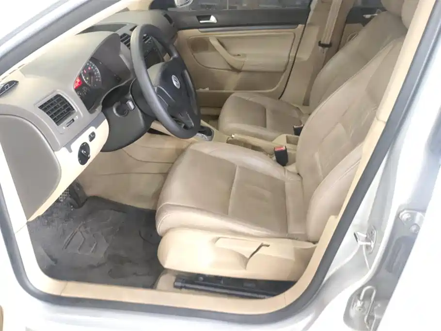 Volkswagen Sagitar 2006 1.6L AT Fashion