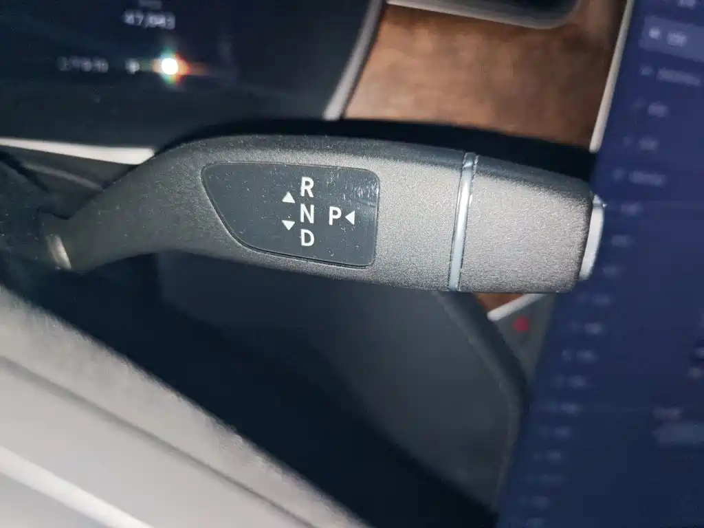 Tesla Model X — миниатюра 15