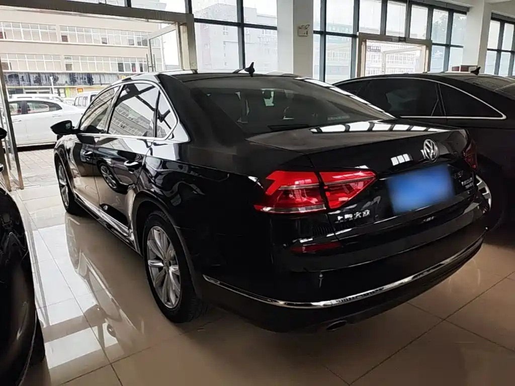 Volkswagen Passat — миниатюра 5