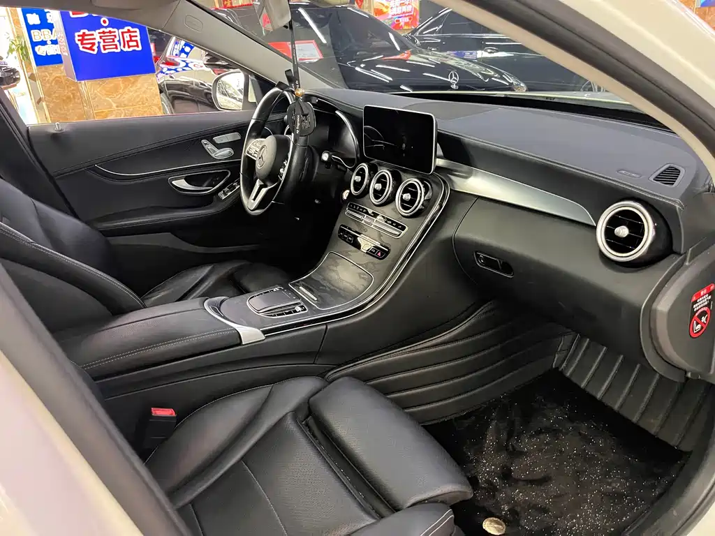Mercedes-Benz C-Class — миниатюра 7