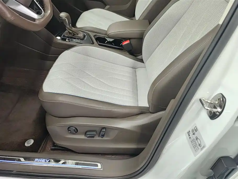 VOLKSWAGEN TIGUAN L NEW ENERGY