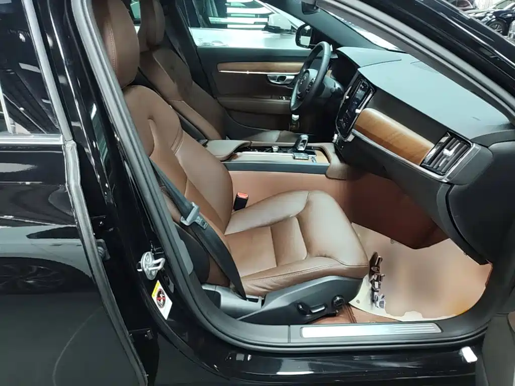 Volvo S90 — миниатюра 25