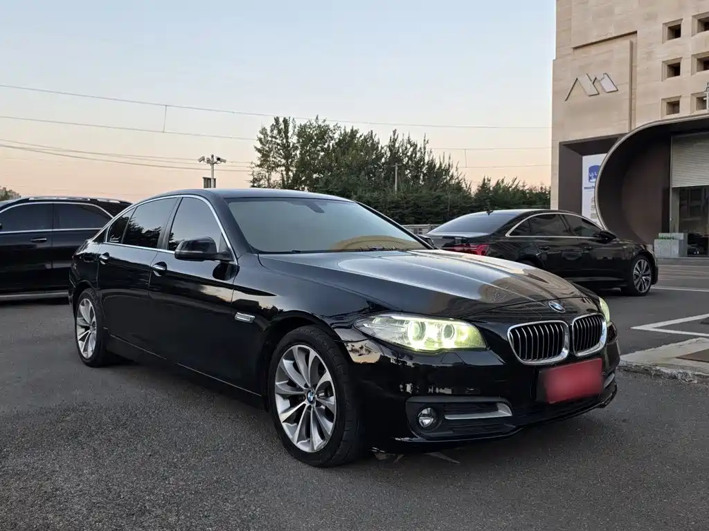BMW 5 Series — миниатюра 23
